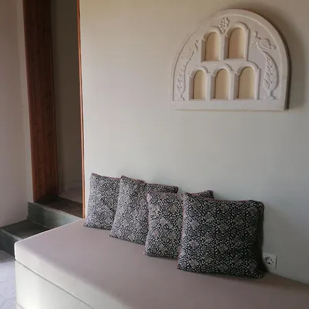 Myrtia Apartament *