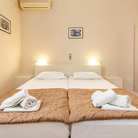 Myrtia Apartament *