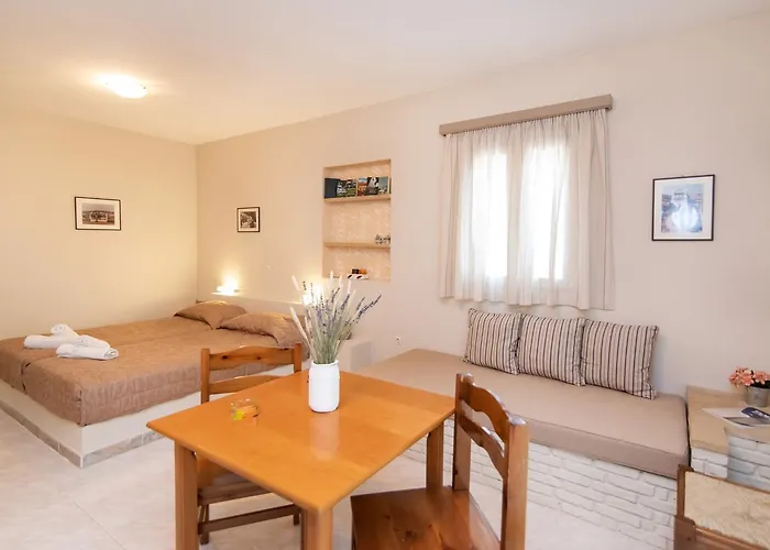 Myrtia アパート キオニア